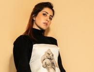 Charming beauty Raashi Khanna poses for Vijay Devarakonda's Rowdy Clud