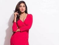Malavika Mohanan decides to treat her fans with her stunning candid clicks; take a look!