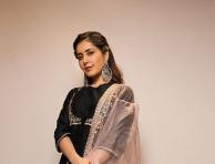 Raashi Khanna looks elegant and beautiful in her recent pictures