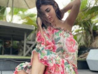 Naagin 2 Actress Mouni Roy Looks Hot In Her Recent Instagram Post- A Simple Yet Elegant Floral Dress