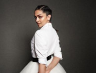 Dream Girl Deepika Padukone's Look For Elle India Beauty Awards Totally Resembles A Gorgeous White Swan!! Check Out The Pics!