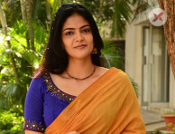 Quite mesmerised with Actress Kalpika saree looks