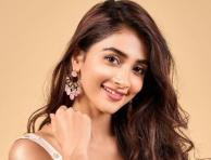 Radhe Shyam movie actress Pooja Hegde's hot and sizzling photos