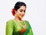 Regina Cassandra looks beautiful in traditional attire - Photos
