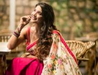 Sakshi Agarwal looks pretty in traditional wear - photos 