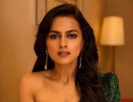 Beautiful photoshoot pictures of actress Shraddha Srinath