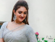 Telugu Actress Sridevi Vijaykumar Saree Looks Hot and Sexy in her Instagram Pics