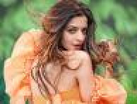 Kollywood Actress Vedhika Amazing Pictures. Dont Miss Out To Check Her Saree Look!