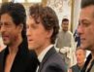 Shah Rukh Khan And Salman Khan Pose With Tom Holland And Zendaya At The NMACC Event