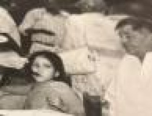 Kareena Kapoor Shares Throwback Pic Featuring Raj Kapoor