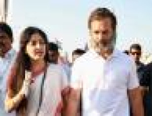 Poonam Kaur Shocks Everyone - Walks Hand In Hand With Rahul Gandhi