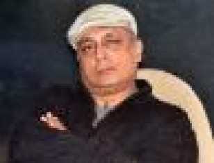 'They Are Far More Intelligent And Have More IQ Than Bollywood Directors'; Piyush Mishra Talks About South Indian Filmmakers