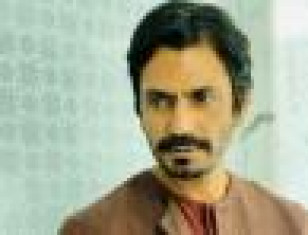Nawazuddin Siddiqui Awarded With Excellence In Cinema Award At The Filmfare Middle East Achievers Night In Dubai