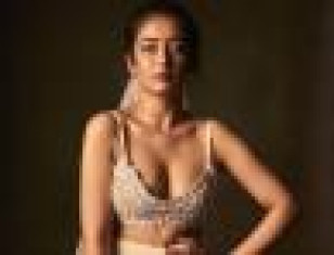 Fingertip Actress Akshara Haasan Drops Her Latest Hot And Sexy Pictures Which Making Buzz In Social Media: Kamal Hassan Daughter