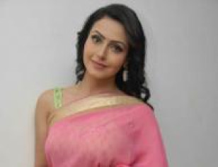 Pictures of Bigg Boss beauty Nandini Rai garnering a terrific response 