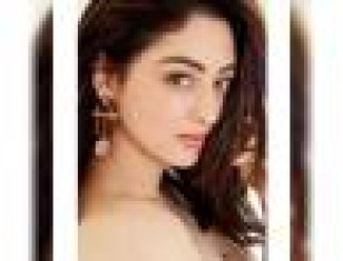  Fashionista Sandeepa Dhar looks gorgeous in this close-up look 