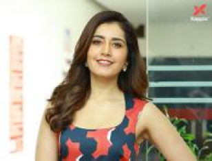 Gorgeous Raashi Khanna at World Famous Lover movie interview - Photos