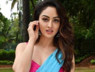 Hot Beauty Sandeepa Dhar Raises Hotness With Her Poses
