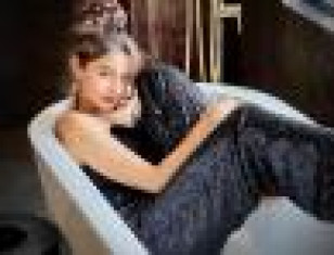 Actress Andrea Jeremiah's Latest Hot And Sexy Pictures In Bath Tub