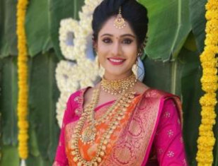 Television actress Deepthi Manne's Latest Traditional and Beautiful Photoshoot Pictures