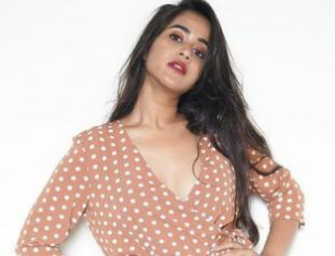 Bigg Boss Cute Beauty Deepthi Sunaina Dazzels In This White Dotted Dress. Please Check Out Her Gorgeous Images 