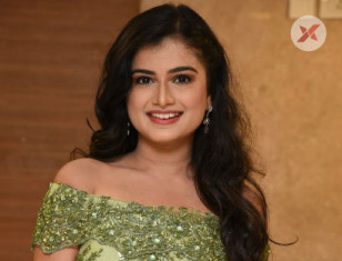 Telugu actress, Hemal wearing gorgeous golden gown on pre release function of Husharu