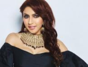 Ishika Taneja Is A Model Shines Along With Her Jewellery And Grabs The Attention Of The People - View Pics
