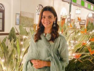 Alia Bhatt Photos of celebrating this diwali with her friends in Ooty