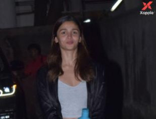 Alia Bhatt spotted at Sanjay Leela Bhansali's office in Juhu - Photos
