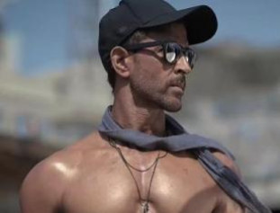 Actor Hrithik Roshan Showing Off His Abs For His Recent Photoshoot For His Brand 'HRX'!! Bold And Hot