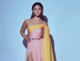 Alia Bhatt  shares stunning throwback photos
