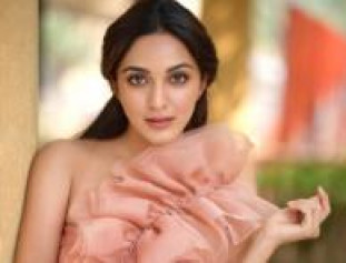 Lust Stories Star Actress Kiara Advani Looking Fabulous In Her Recent Pictures. Hot And Bold!!!