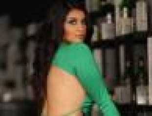 Check Out The Pictures Of Rogue Actress Mannara Chopra Looks Hot And Sexy In A Green Backless Dress!