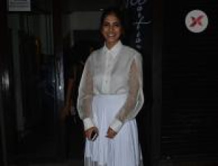 Malavika Mohanan & hollywood director Darren Aronofsky spotted at Bastian Bandra
