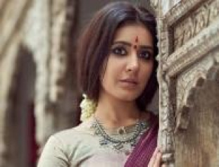 Prati Roju Pandage Actress Raashi Khanna's New Look Won Many Hearts Of Her Fans - View Pics