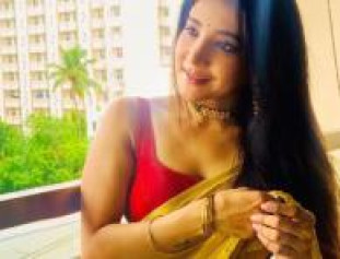 Kollywood actress Sakshi Agarwal gorgeous photos