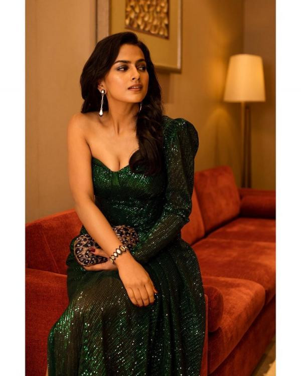 Entrancing pictures of actress Shraddha Srinath