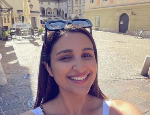 Actress Parineeti Chopra's Selfie Game In Austria Is On Point. She Looks Gorgeous!!