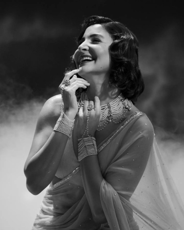 Qala Actress Anushka Sharma's Latest Images From The Movie Qala Made Us Go Back To 80's!! Can't Deny The Beauty Of Anushka!