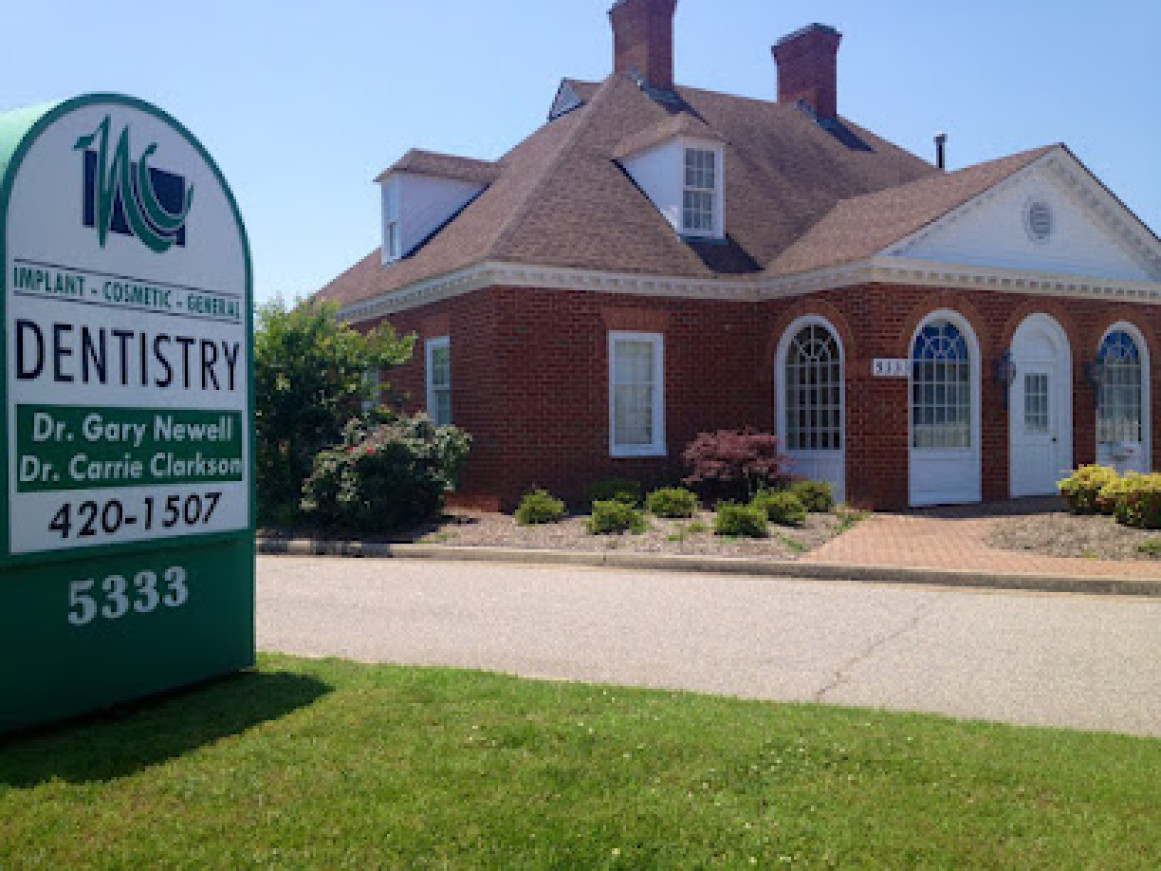 Dr Carrie Newell DDS